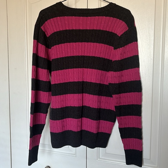 Sweater - Picture 3 of 3